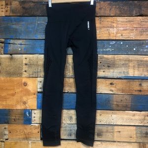 Gymshark leggins sz S black high waist cut out detail women’s
